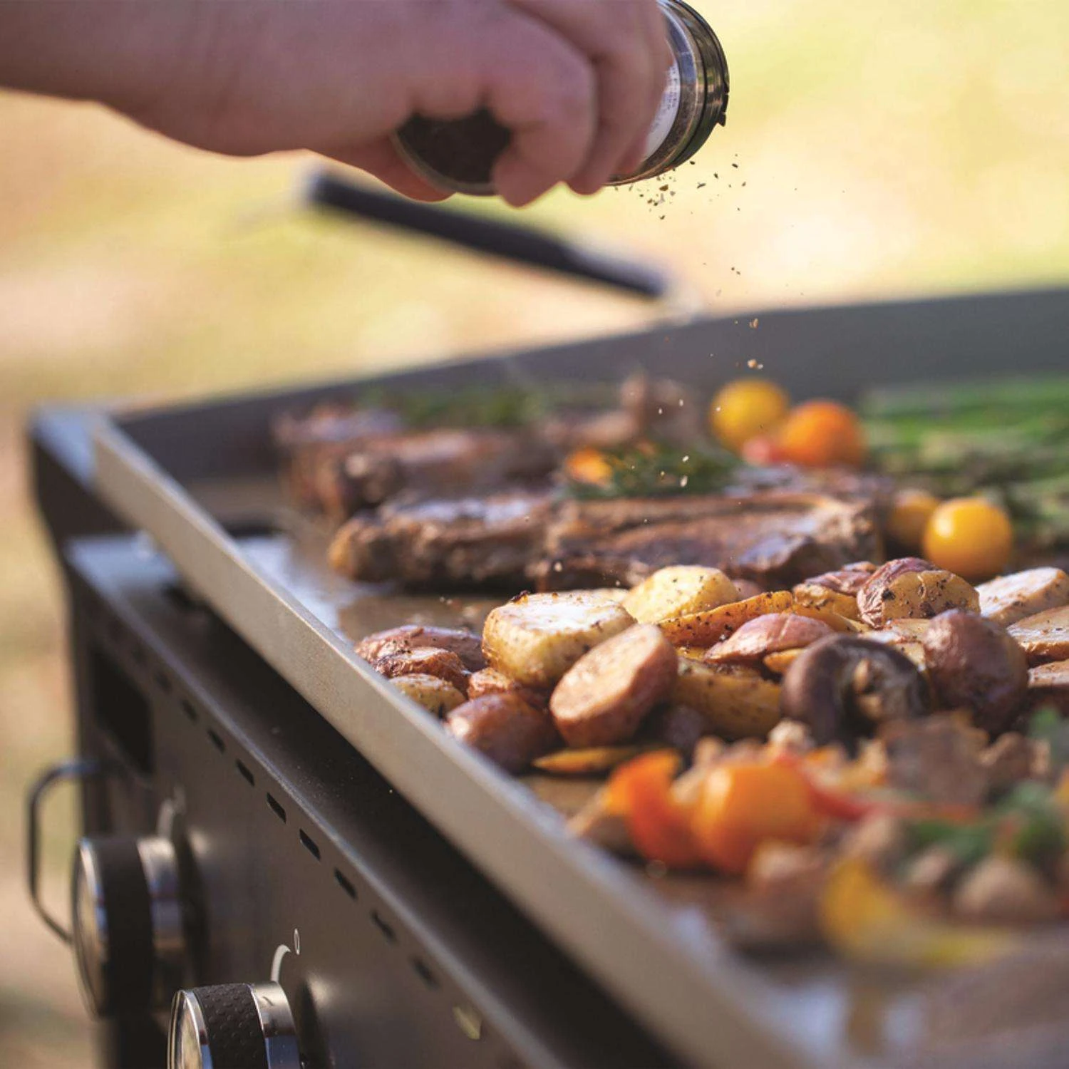 Pit Boss PB575GD4 Deluxe 4 Burner Liquid Propane Outdoor Griddle Black 6 Pit Boss PB575GD4 Deluxe 4 Burner Liquid Propane Outdoor Griddle Black - Image 6