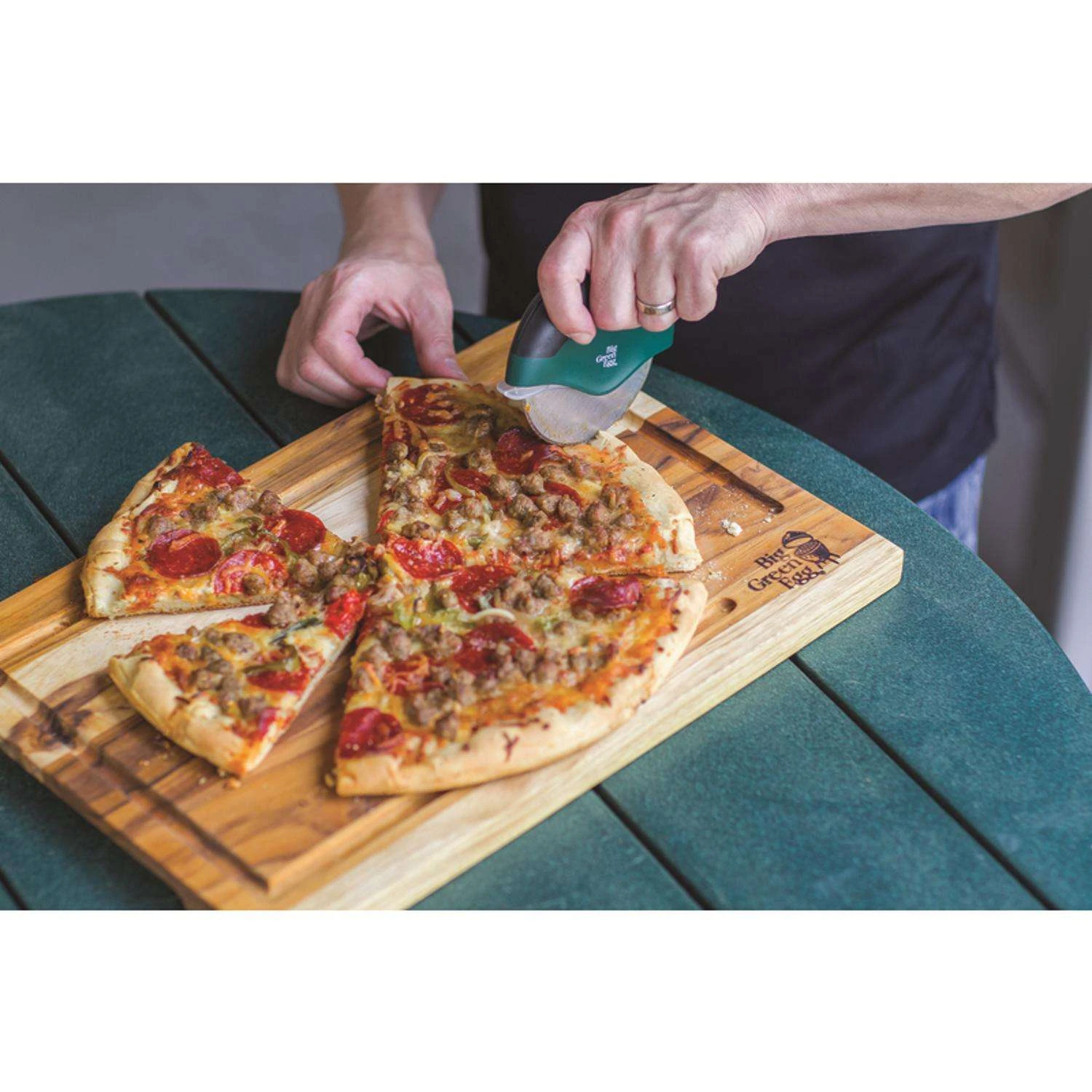 Big Green Egg Stainless Steel Green Pizza Cutter 1 Pk 3 Big Green Egg Stainless Steel Green Pizza Cutter 1 Pk - Image 3